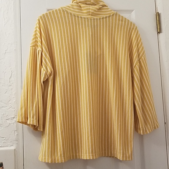 WHO WEAR WHAT WHEN WHERE  W5 Bell Sleeve Knit Top - Picture 4 of 9